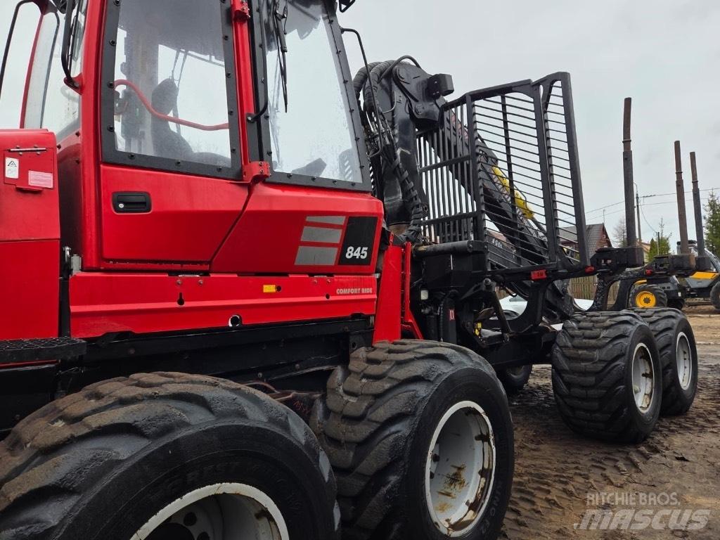 Komatsu 845 Tomruk yükleyici traktörler