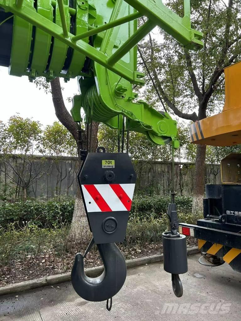 Zoomlion ZTC 700 V Yol-Arazi Tipi Vinçler (AT)