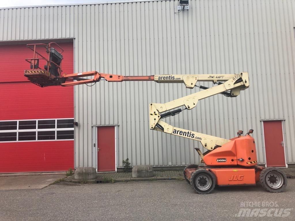 JLG E 450 AJ Körüklü personel platformları