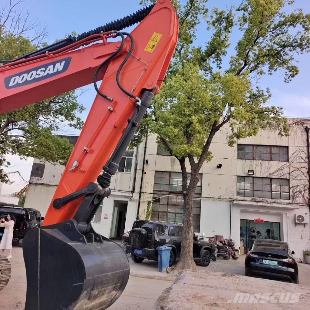 Doosan DX 300 LC-9S Paletli ekskavatörler