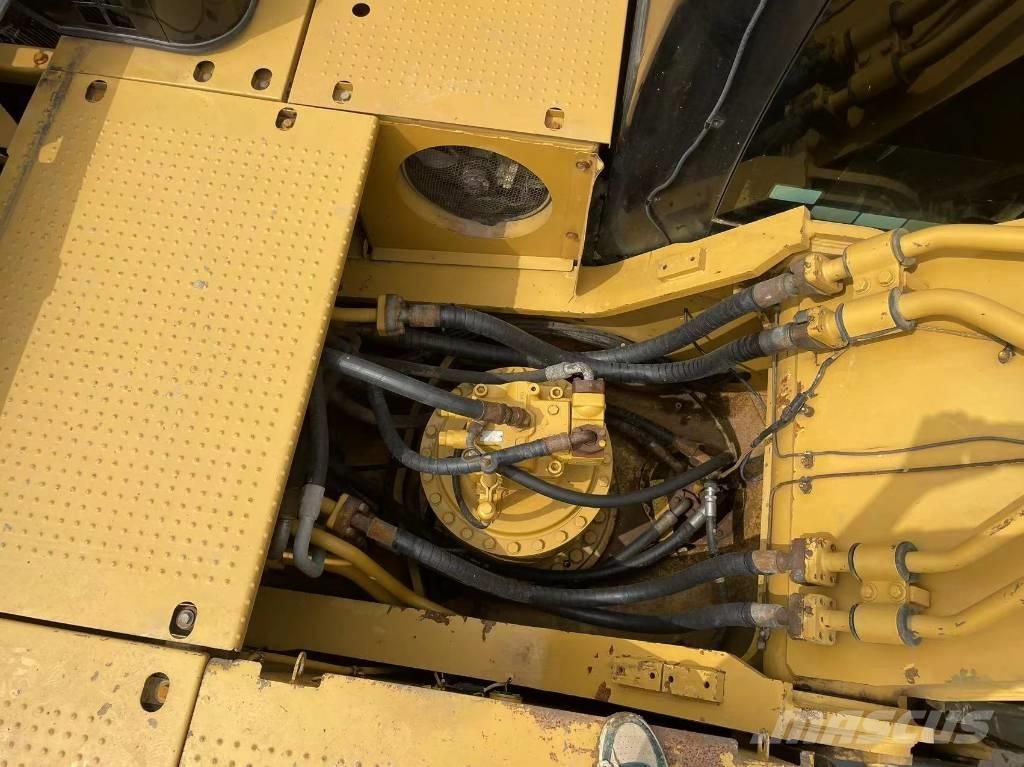 CAT 330D Paletli ekskavatörler