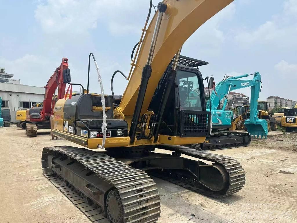 CAT 320 D Paletli ekskavatörler