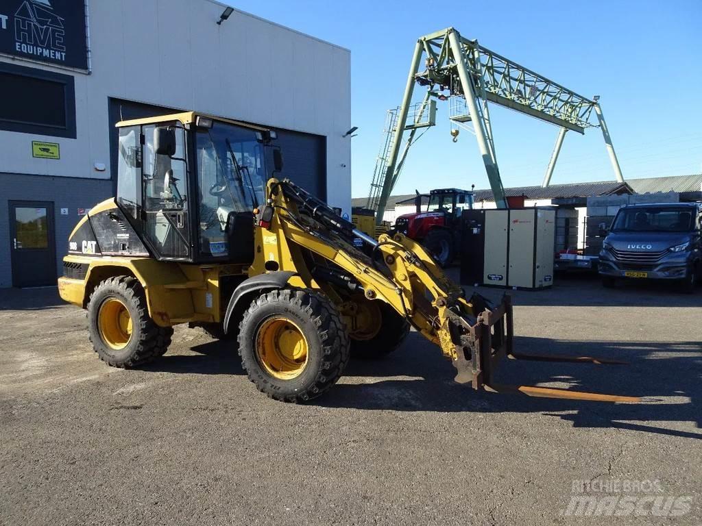 CAT 908 Tekerlekli yükleyiciler