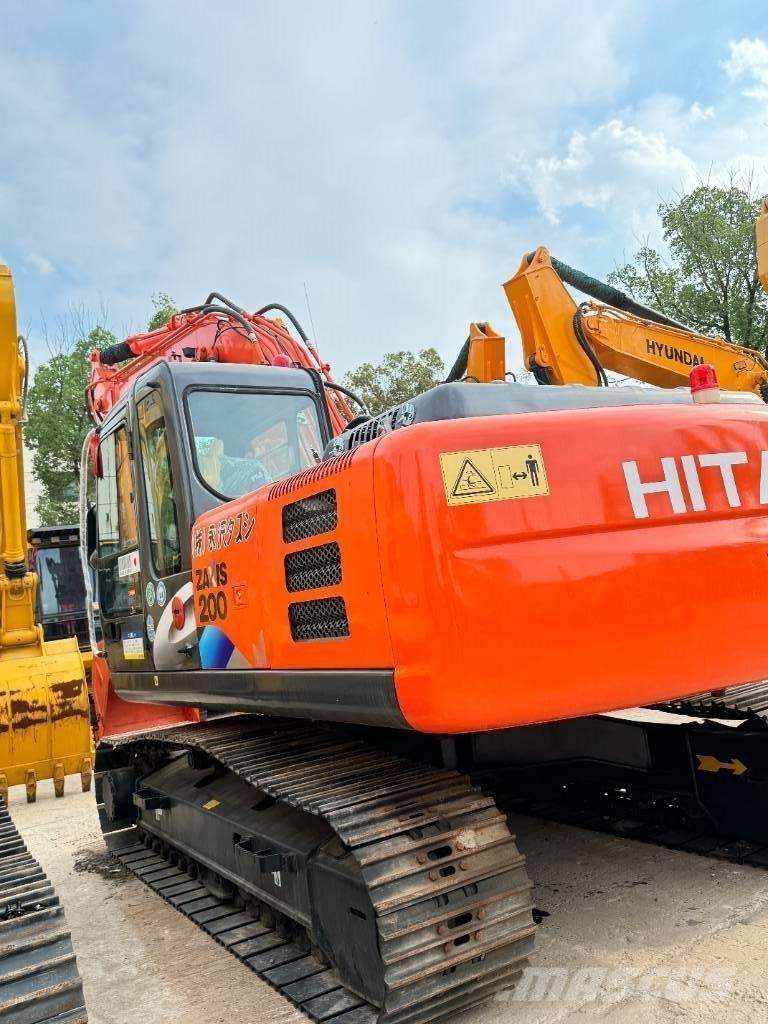 Hitachi ZX 200 Paletli ekskavatörler