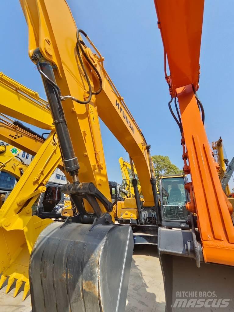 Hyundai R220LC-9S Paletli ekskavatörler