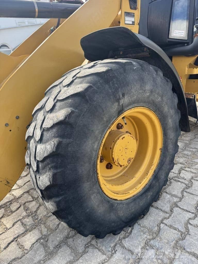 CAT 908M Tekerlekli yükleyiciler