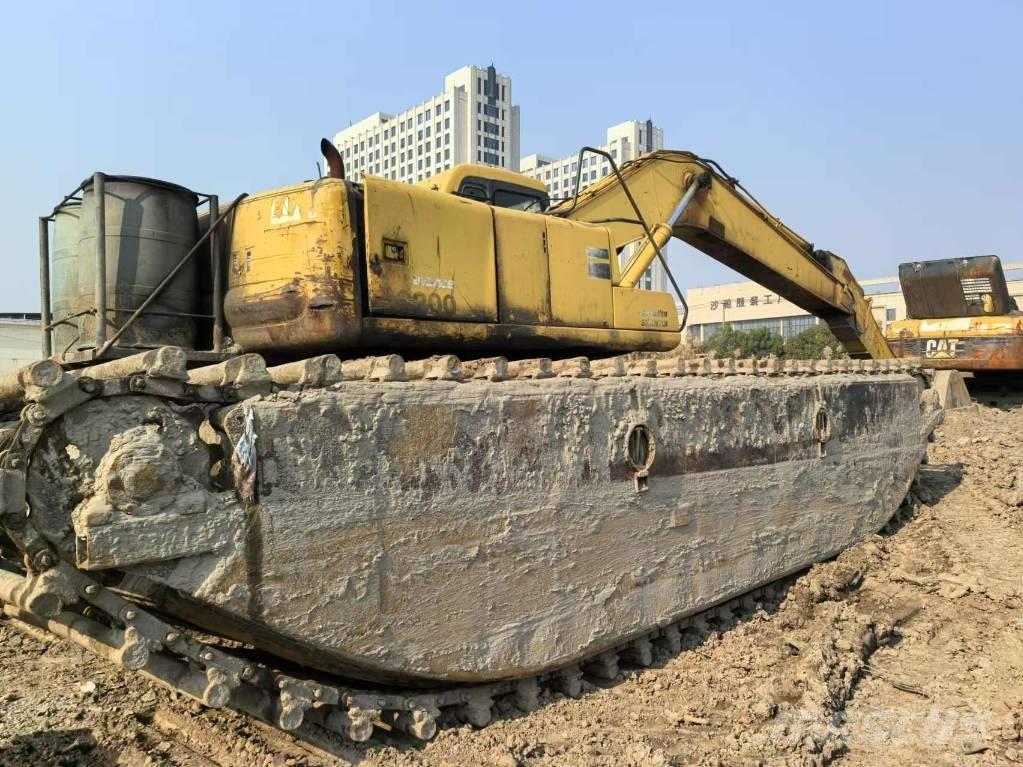 Komatsu PC 200-6 Amfibi Ekskavatörler