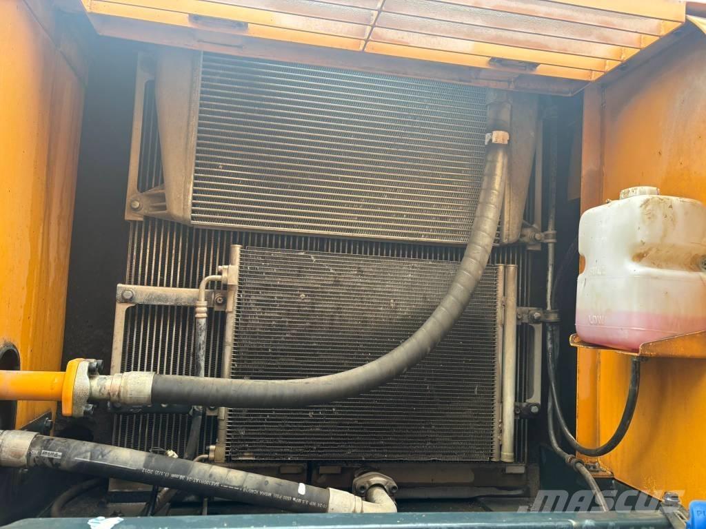 Hyundai 290LC-9 Paletli ekskavatörler