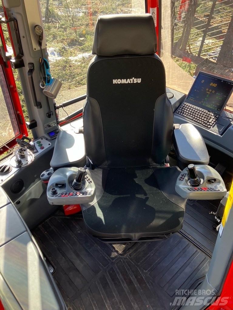 Komatsu 895 Tomruk yükleyici traktörler