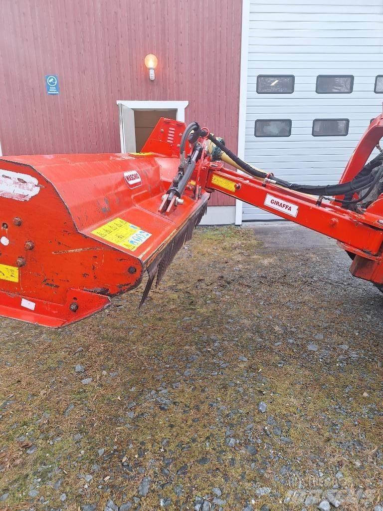 Maschio Giraffa 210 Hasat makineleri