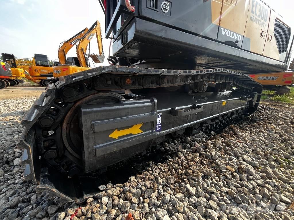 Volvo EC 300 D L Paletli ekskavatörler