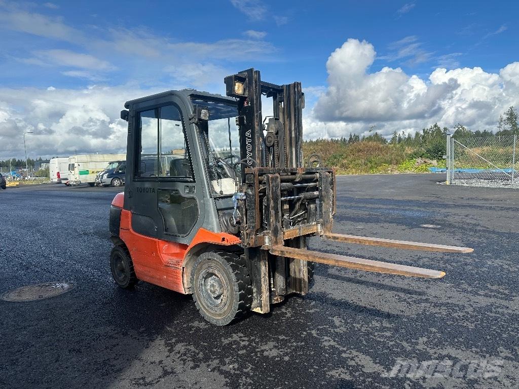 Toyota 02-7 FDF 25 Dizel forkliftler