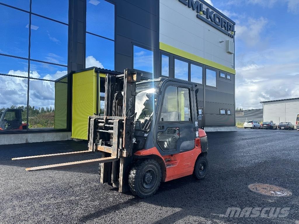 Toyota 02-7 FDF 25 Dizel forkliftler