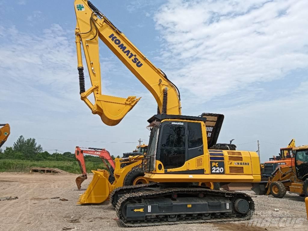 Komatsu PC 220-8 Paletli ekskavatörler