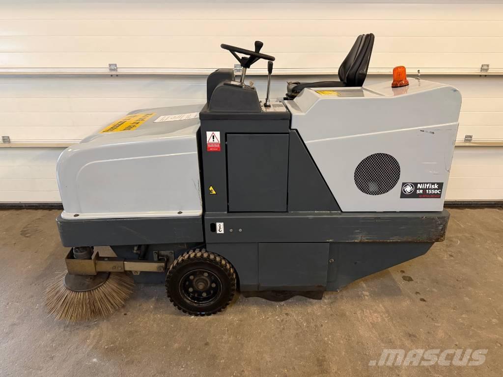 Nilfisk SR1550C B İç mekan süpürme makineleri