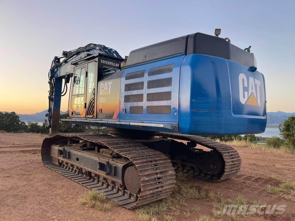 CAT 352 F XE Paletli ekskavatörler