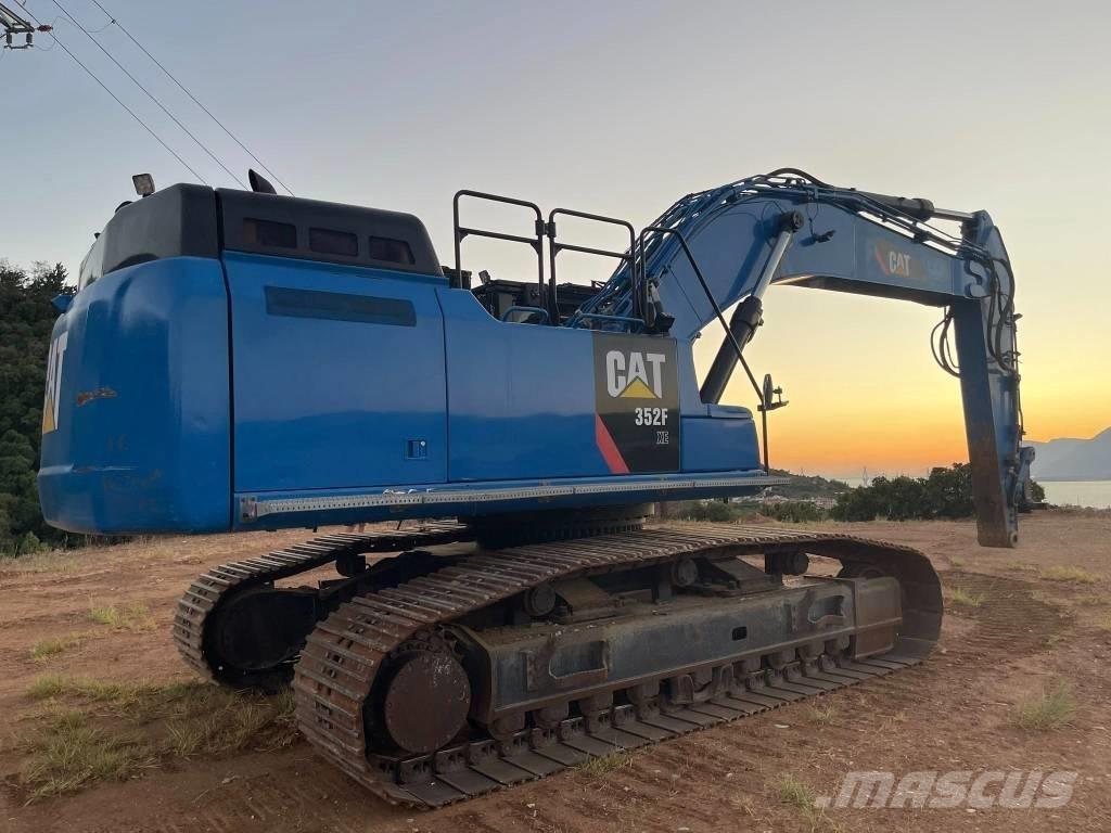 CAT 352 F XE Paletli ekskavatörler