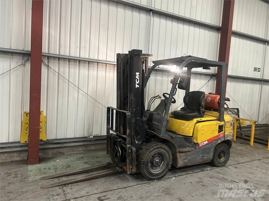 TCM FG25T3 LPG'li forkliftler