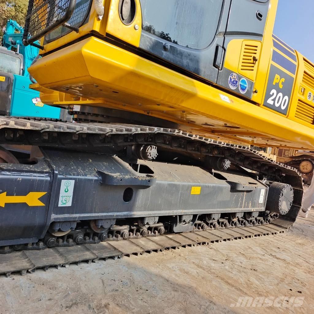 Komatsu PC 200-8 Paletli ekskavatörler