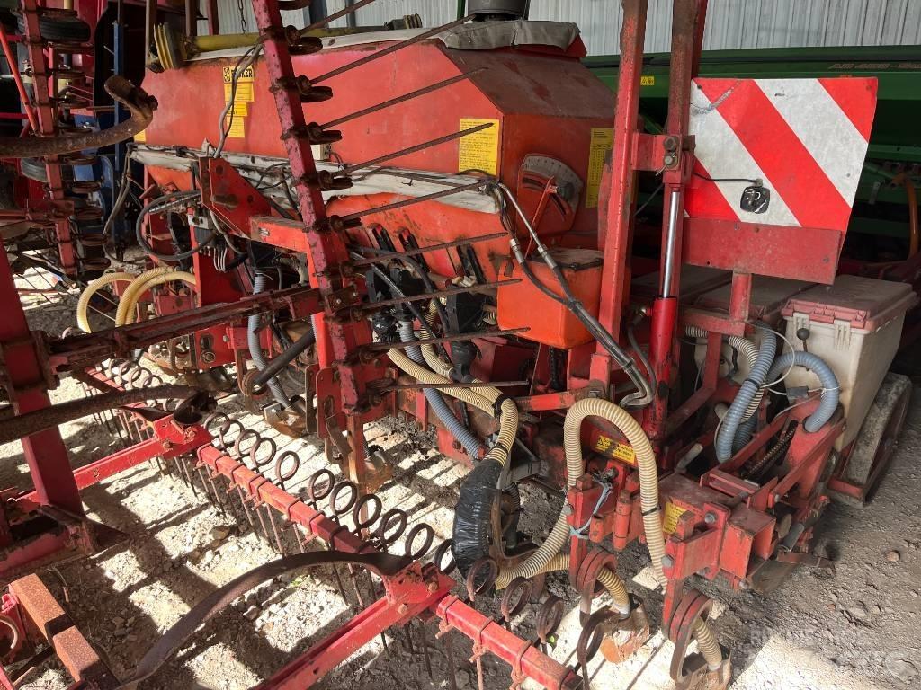  Becher AEROMAT 8Z Hassas ekim makinalari