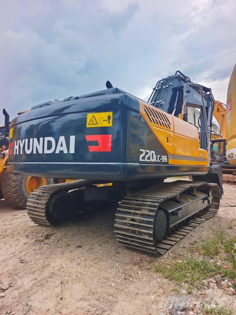 Hyundai 220LC-9S Paletli ekskavatörler