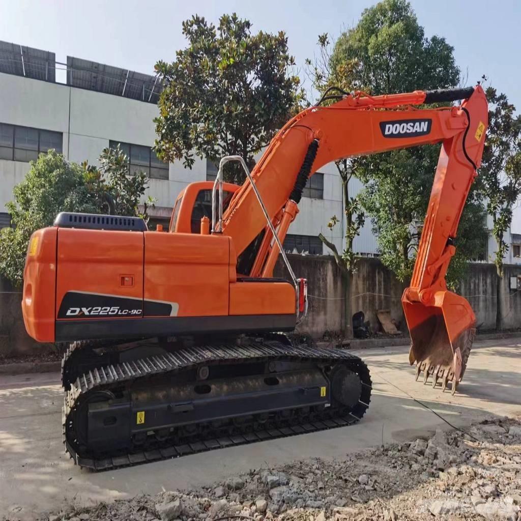 Doosan DX225LC-9C Paletli ekskavatörler