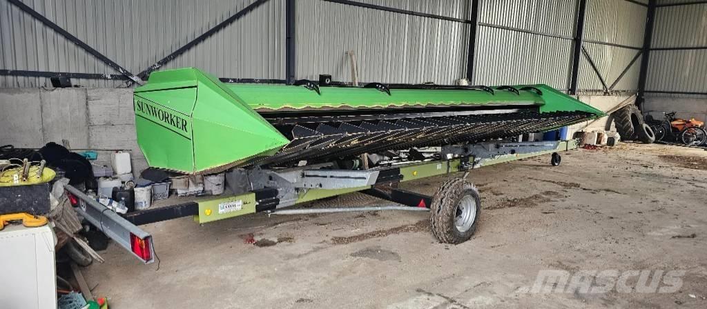 CLAAS Tucano 440 Biçerdöverler