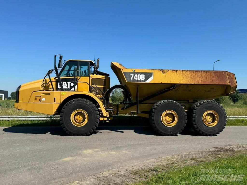 CAT 740B Belden kirma kaya kamyonu