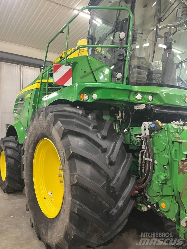 John Deere 8300i Kendi yürür silaj makinalari