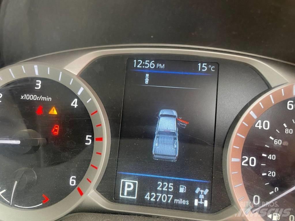 Nissan Navara Otomobiller