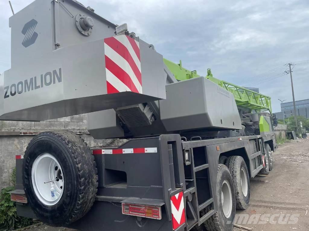 Zoomlion ZTC500 Yol-Arazi Tipi Vinçler (AT)