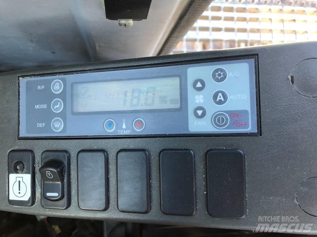 Kobelco E 305 Paletli ekskavatörler