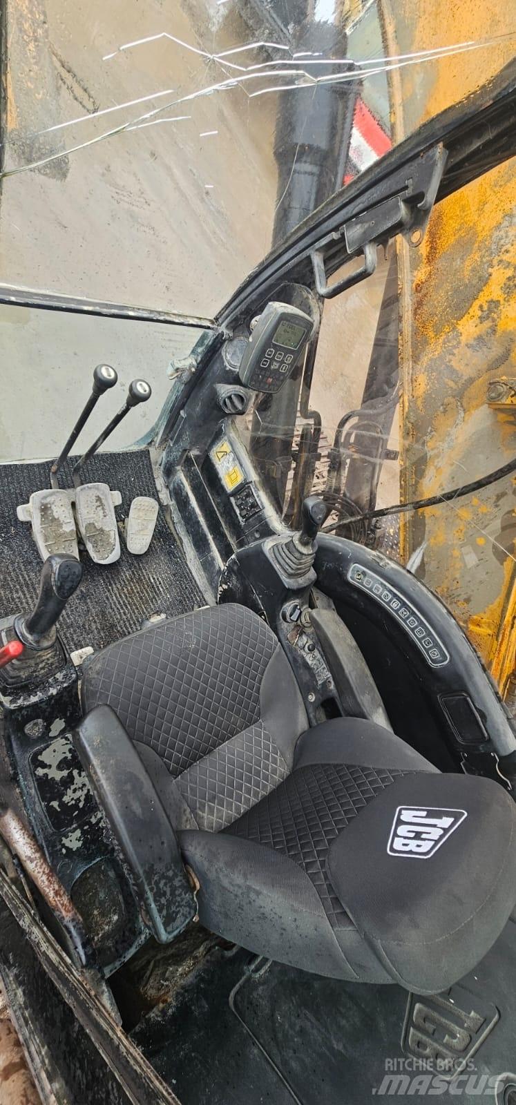 JCB JS 220 LC Paletli ekskavatörler