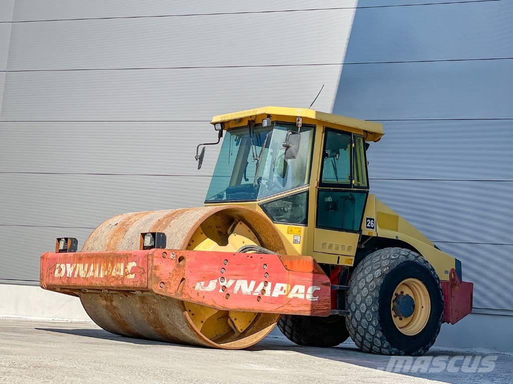 Dynapac CA302D Tek tamburlu silindirler