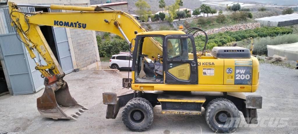 Komatsu PW 200-7 Lastik tekerli ekskavatörler