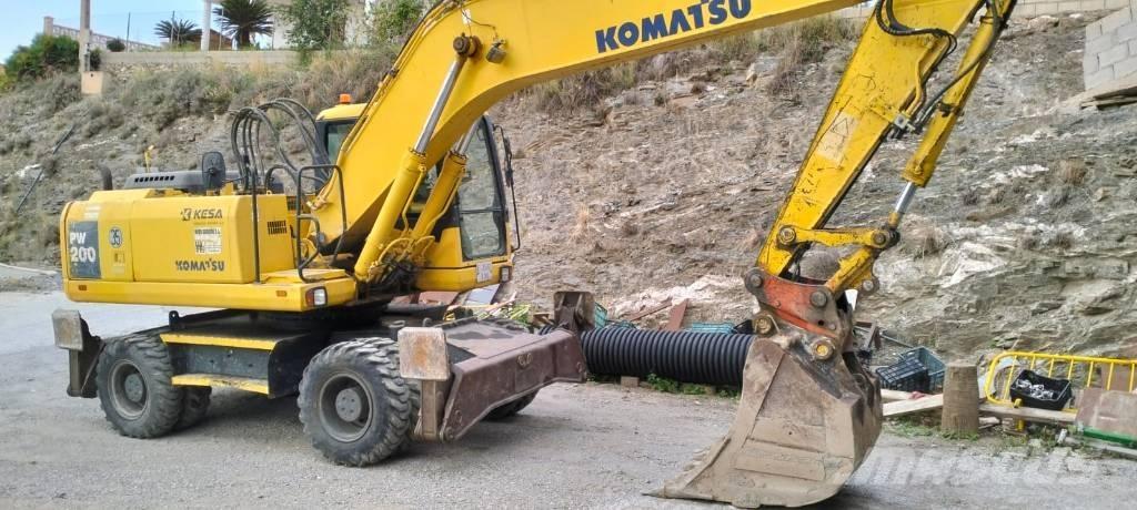 Komatsu PW 200-7 Lastik tekerli ekskavatörler