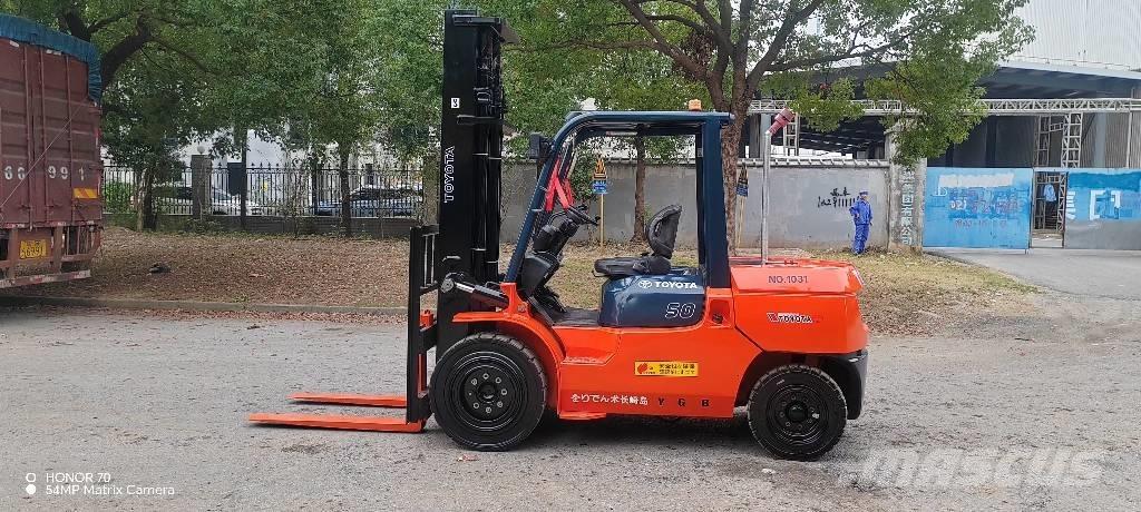 Toyota FD 50 Paletli ekskavatörler