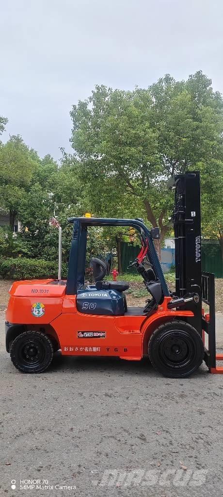 Toyota FD 50 Paletli ekskavatörler