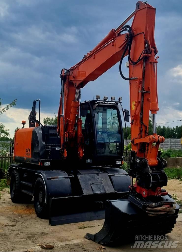 Hitachi 140W Lastik tekerli ekskavatörler