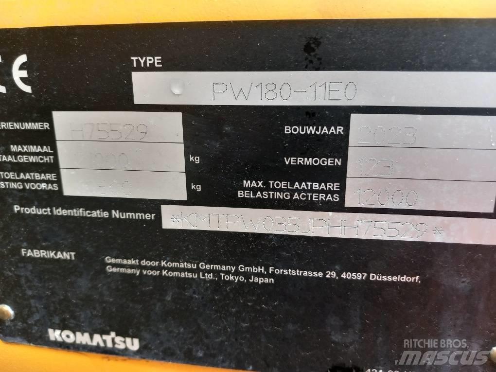 Komatsu PW180-11E0 Lastik tekerli ekskavatörler