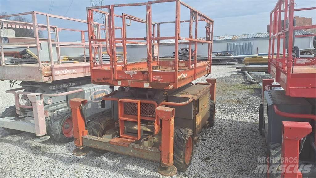 SkyJack SJ6832RTE Makasli platformlar