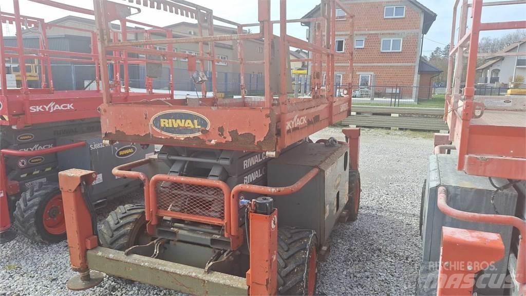 SkyJack SJ6832RTE Makasli platformlar