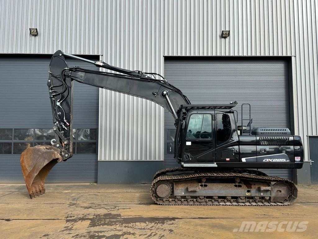 Doosan DX225LC-5 Paletli ekskavatörler
