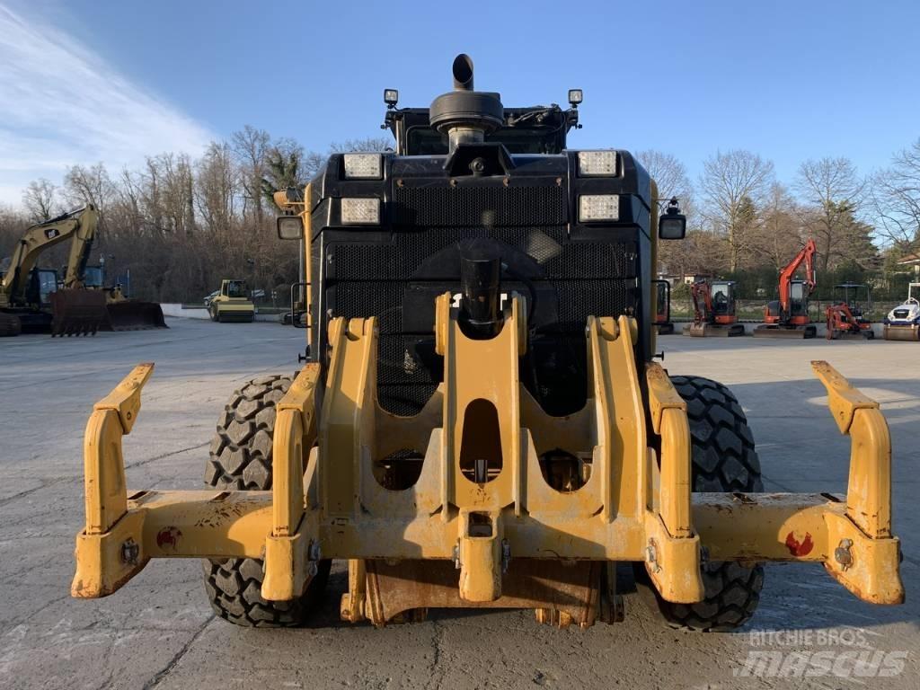 CAT 140 M 3 Greyderler