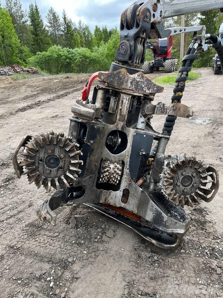 Komatsu 901 Biçerdöverler