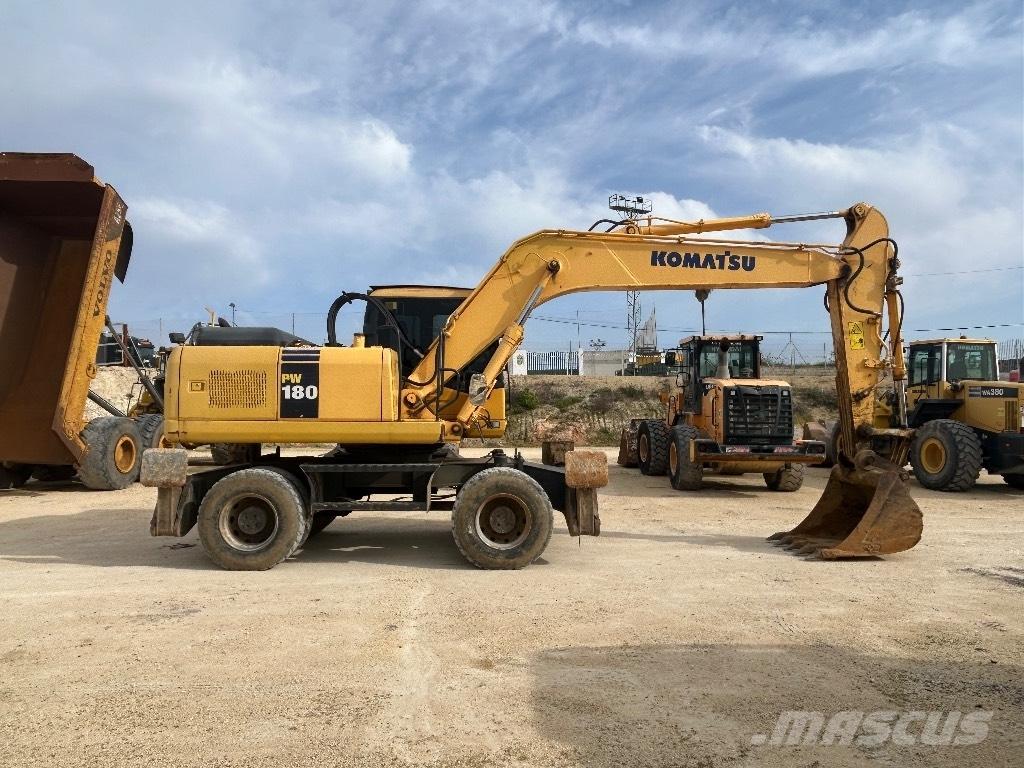 Komatsu PW 180 Lastik tekerli ekskavatörler