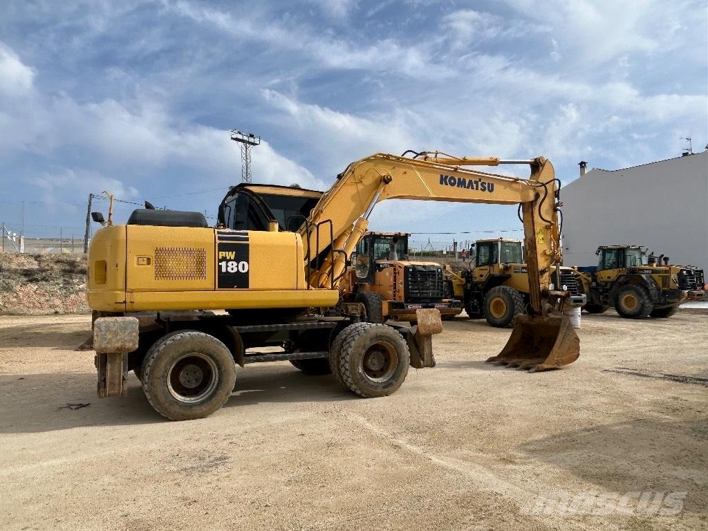Komatsu PW 180 Lastik tekerli ekskavatörler