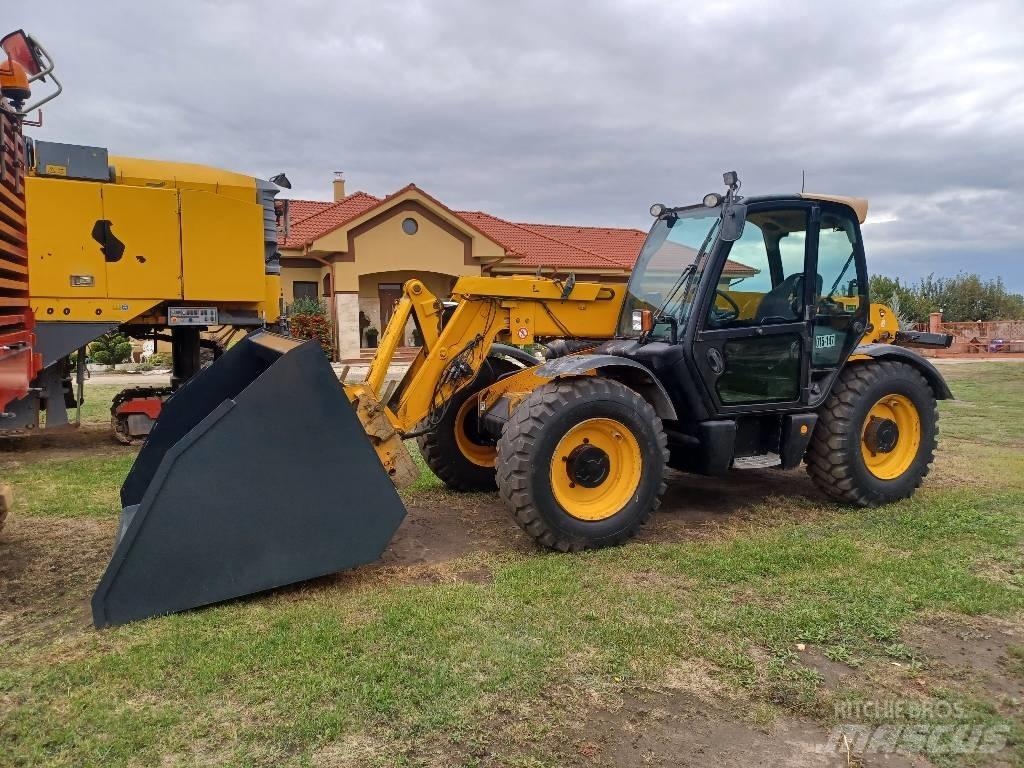 JCB 541-70 Tarimsal teleskopik yükleyiciler