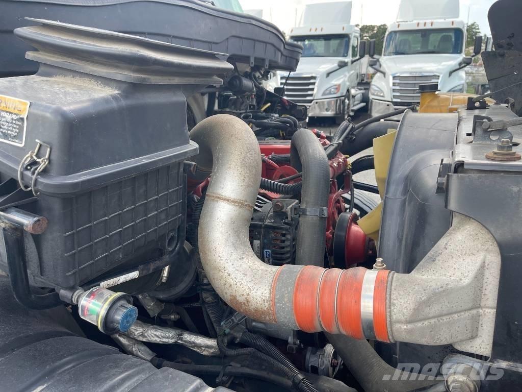 International 4300 Kapali kasa kamyonlar