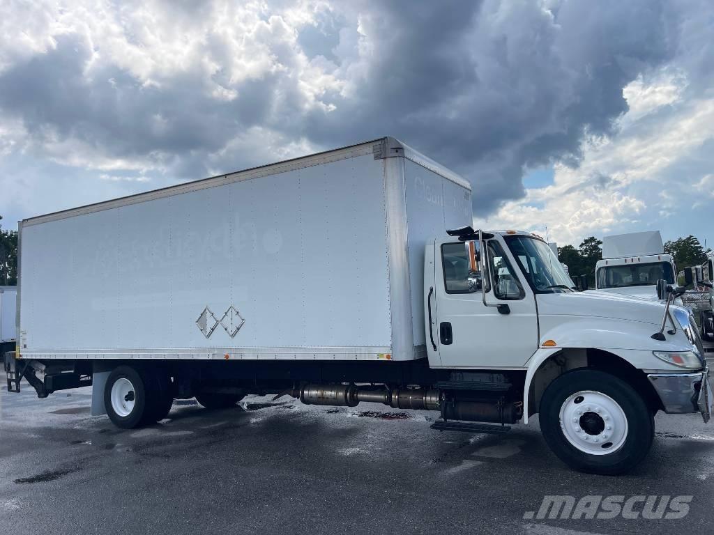 International 4300 Kapali kasa kamyonlar